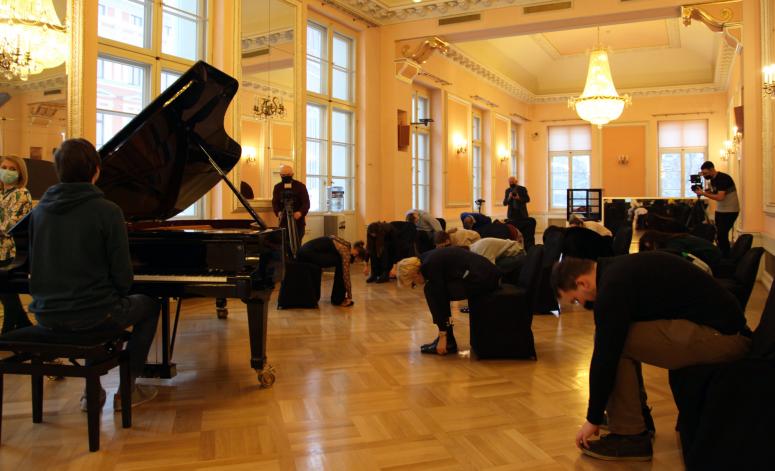 Artyści pomogą osobom z powikłaniami po COVID-19