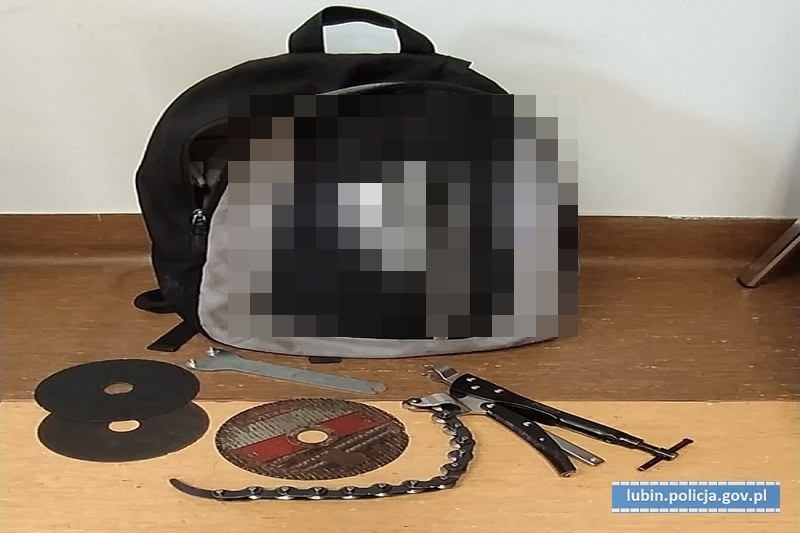 Złapał złodzieja, który okradał jego auto