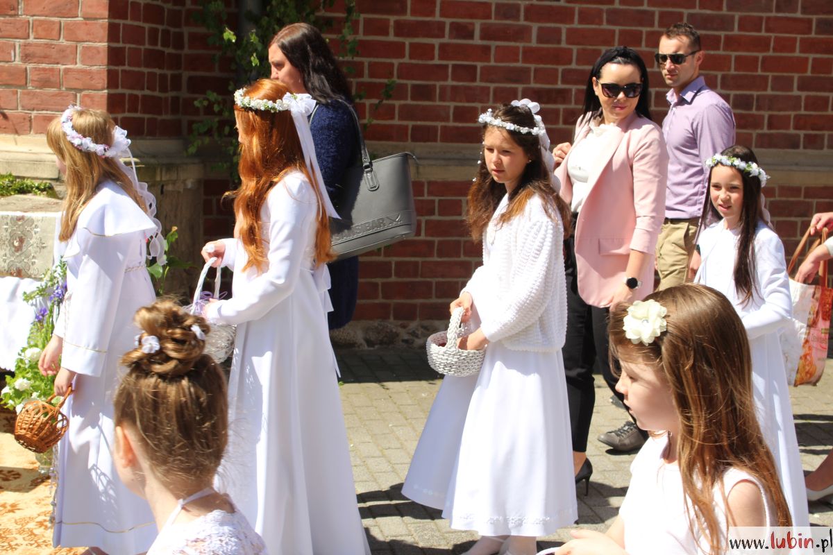 Boże Ciało, procesja wokół kościoła w Lubinie, 03.06.2021 r (38)