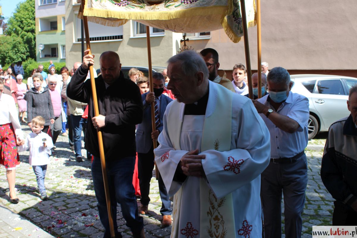 Boże Ciało, procesja wokół kościoła w Lubinie, 03.06.2021 r (45)
