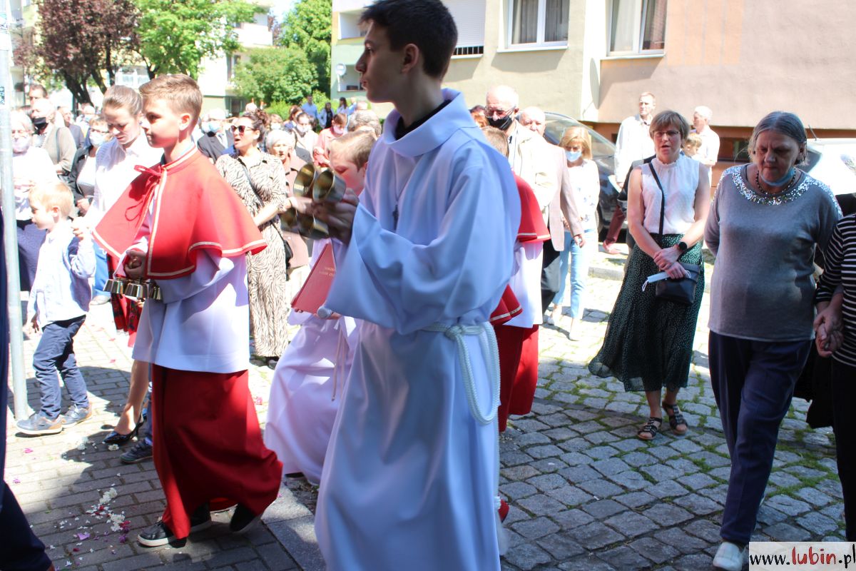 Boże Ciało, procesja wokół kościoła w Lubinie, 03.06.2021 r (47)
