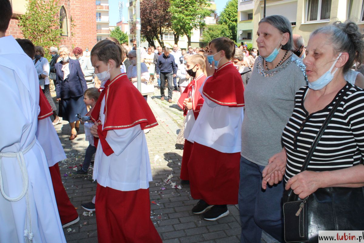 Boże Ciało, procesja wokół kościoła w Lubinie, 03.06.2021 r (49)