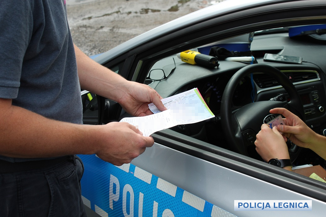 Zapisanie pasów to obowiązek kierowcy