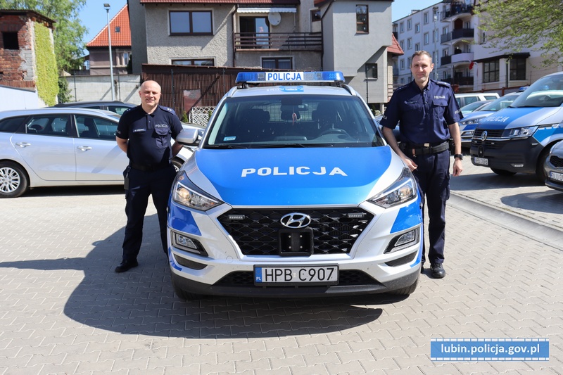 Zasłabł na ulicy, pomogli policjanci