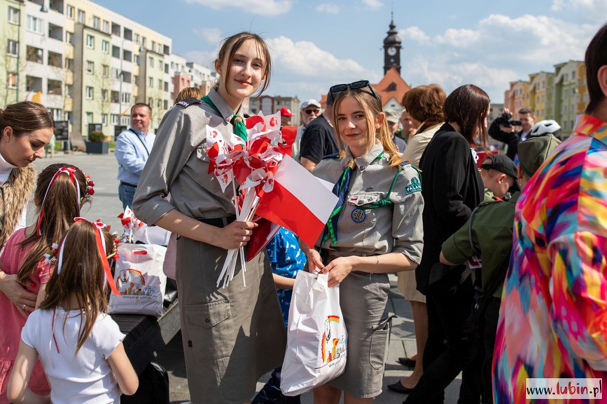 Biało-czerwona akcja na lubińskim rynku