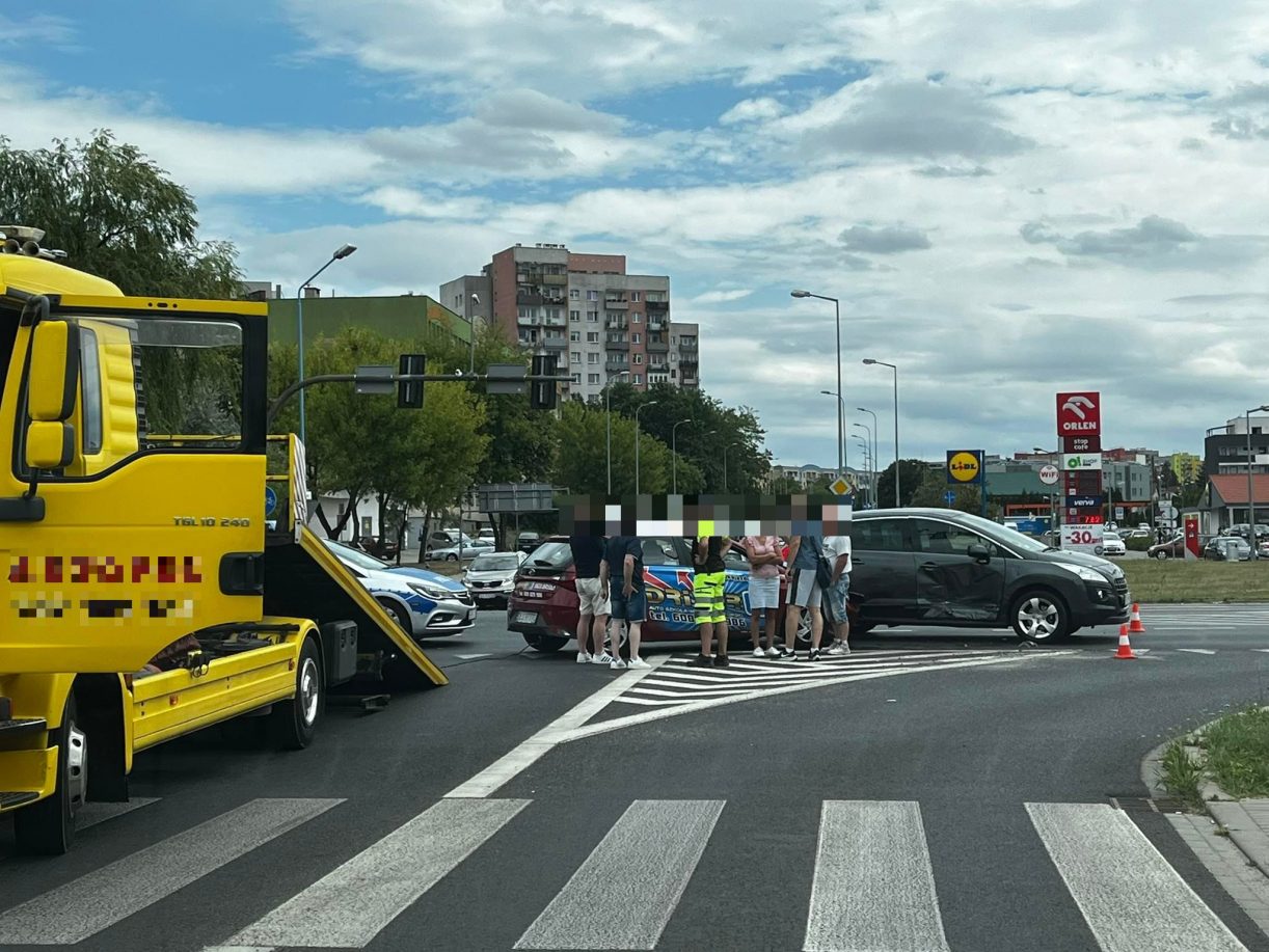 Przejechała na czerwonym świetle. Doszło do kolizji