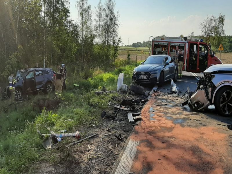 Zderzył się z sarną i z innym autem