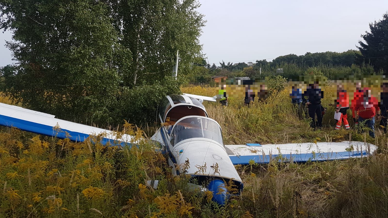 Spadł samolot, pociągi nie kursują