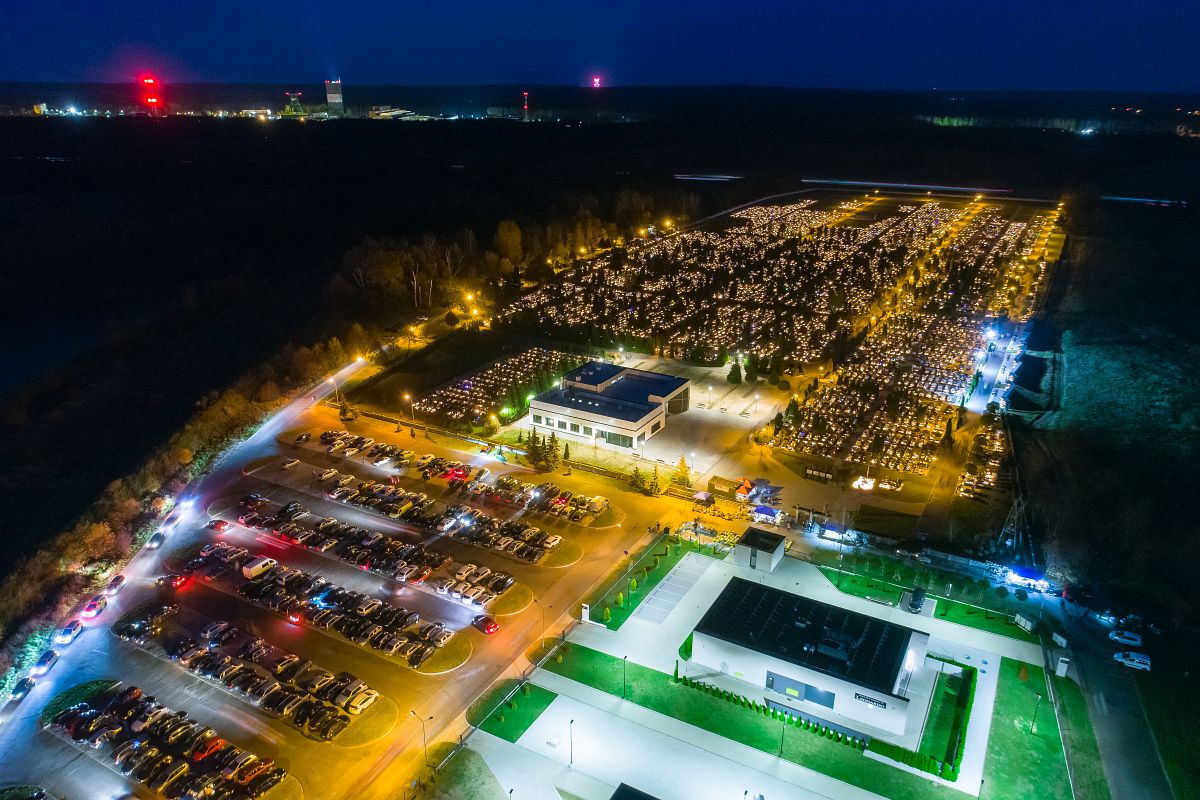 Dziś także odwiedzamy cmentarze