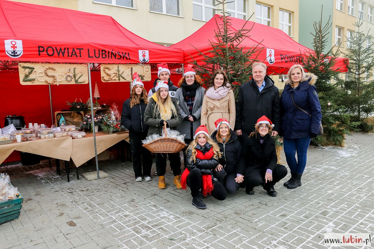 Świąteczny jarmark – szkoła zaprasza lubinian