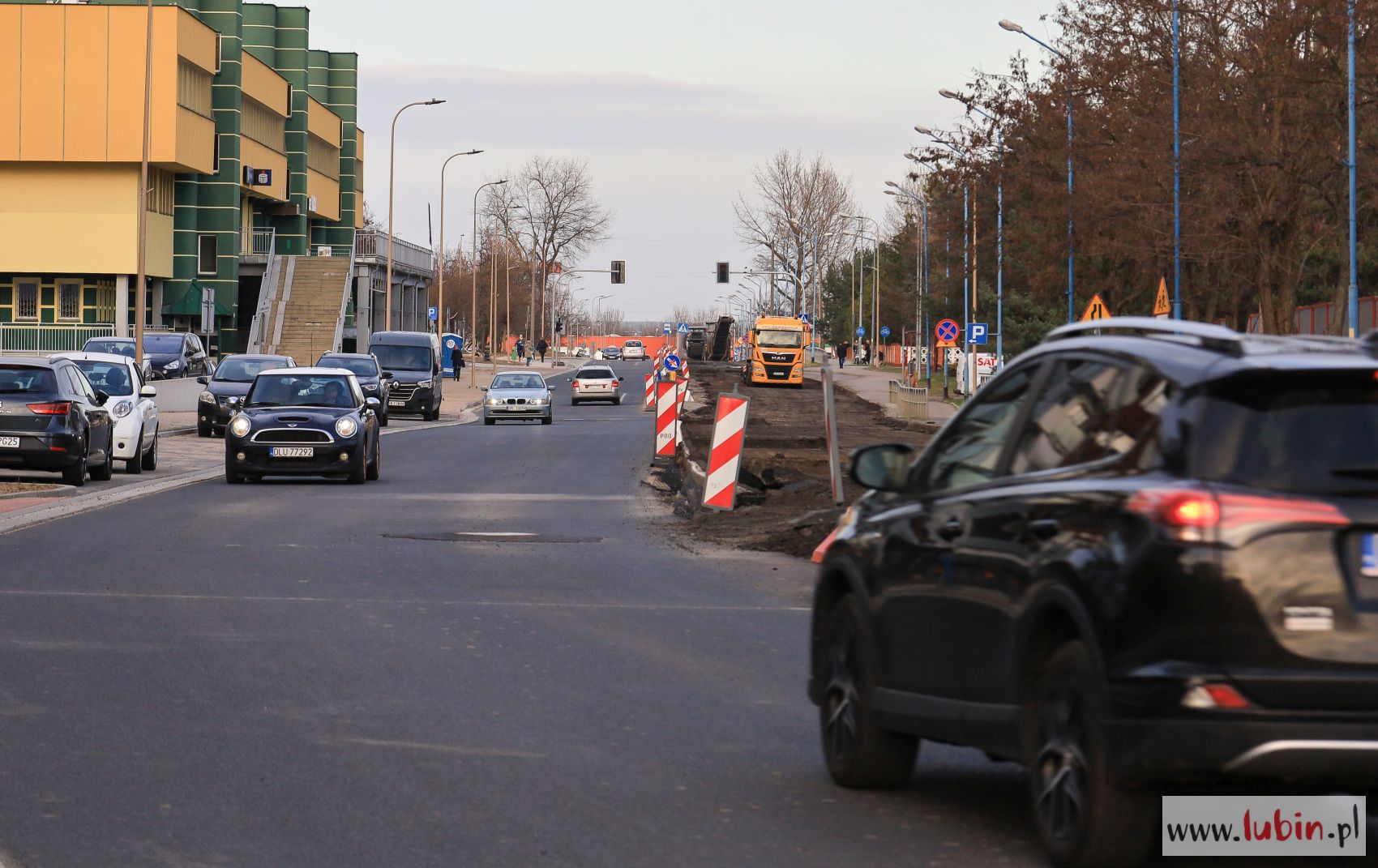 Na Wyszyńskiego jedna nitka przebudowana