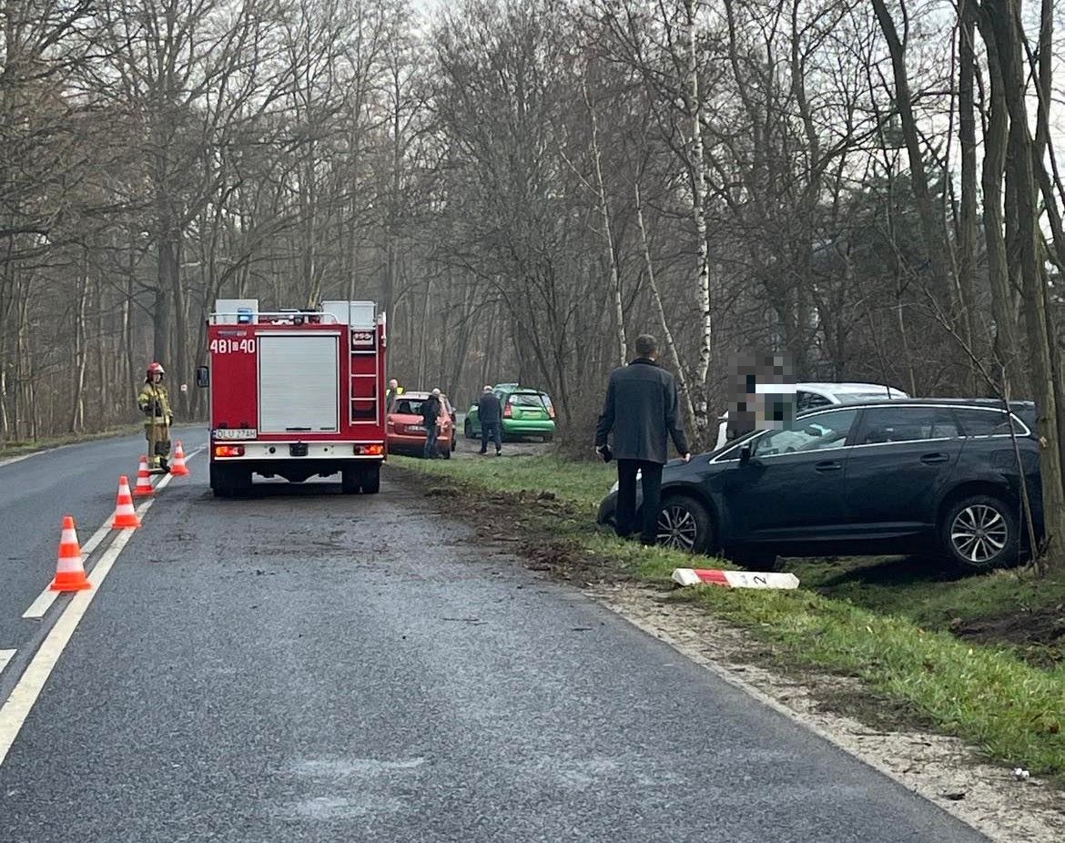Strażacy kończą działania, droga jest już przejezdna