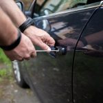 włamanie do samochodu (1)
