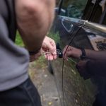 włamanie do samochodu (2)