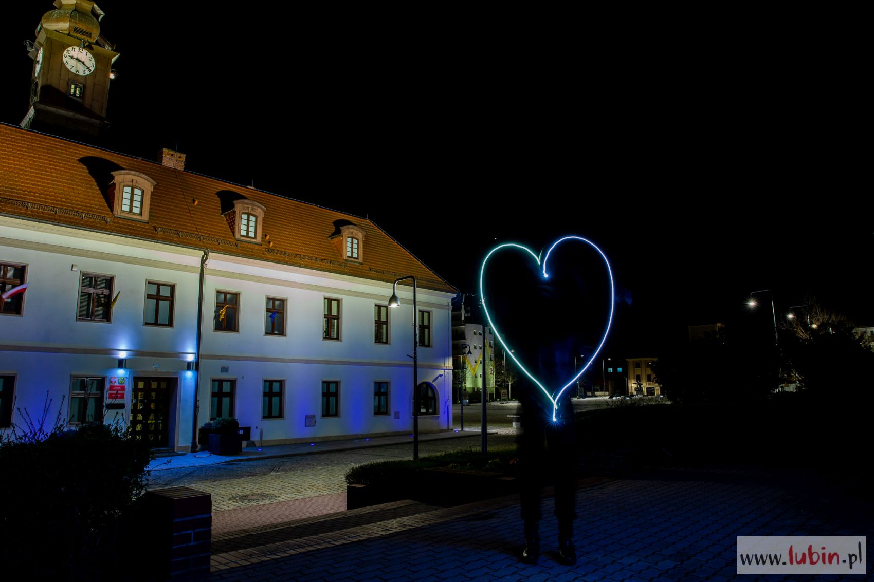 Miasto rozświetlone na niebiesko [GALERIA]