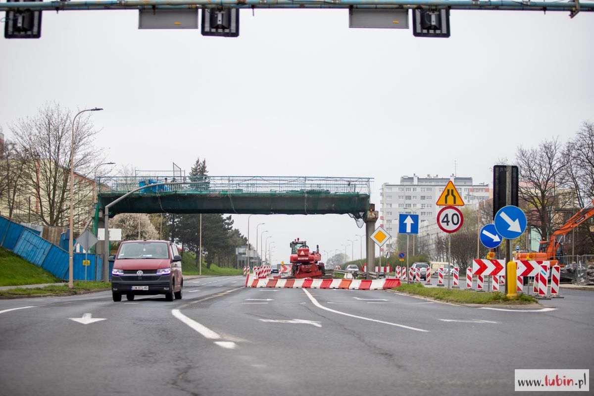 Wiemy, kiedy zniknie druga połowa kładki