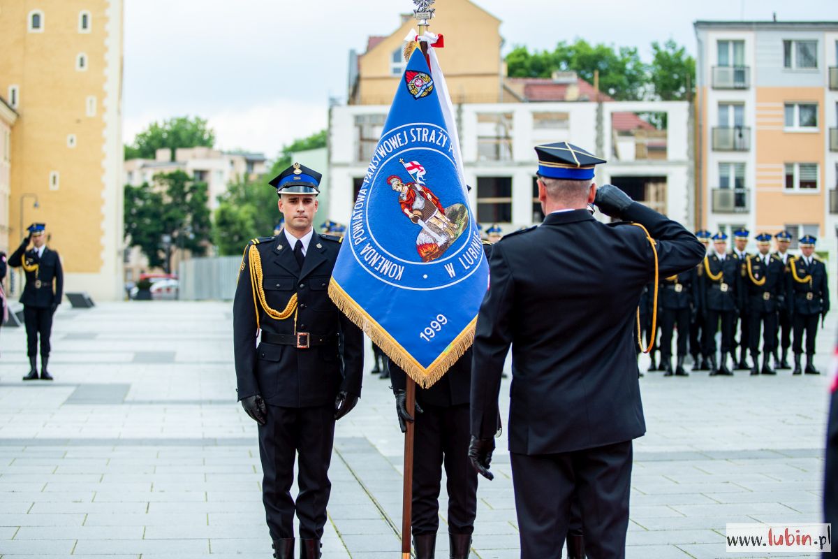 Nowy sztandar w święto strażaków