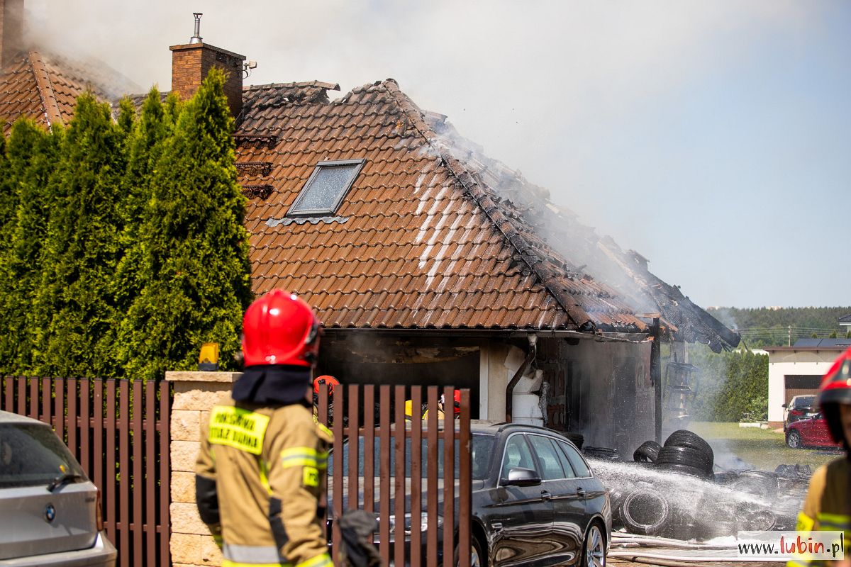 Pożar gasiło dziewięć zastępów