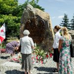 narodowy dzień ofiar ludobójstwa, rzeź wołyńska, kwiaty, pomnik, powiat lubiński, 2023 (37)
