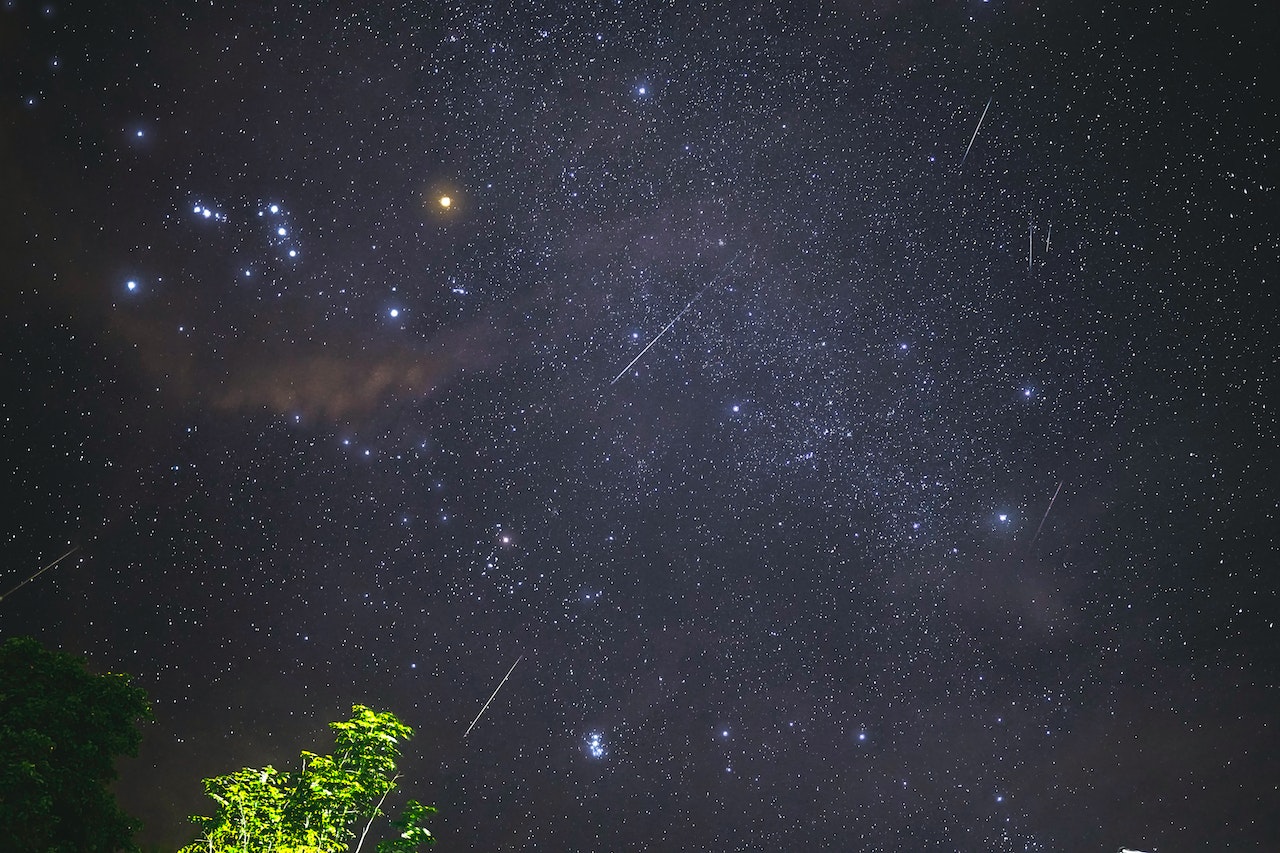 Dziś Noc Perseidów. Gdzie najlepiej ich wypatrywać?