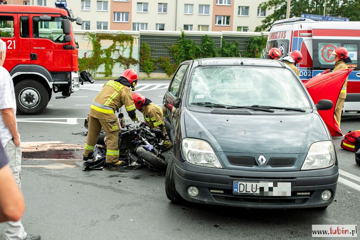 Motocykl zderzył się z osobówką (AKTUALIZACJA)