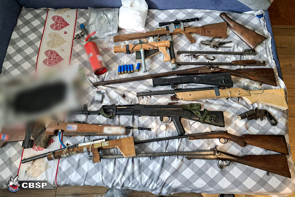Gang handlarzy bronią zatrzymany