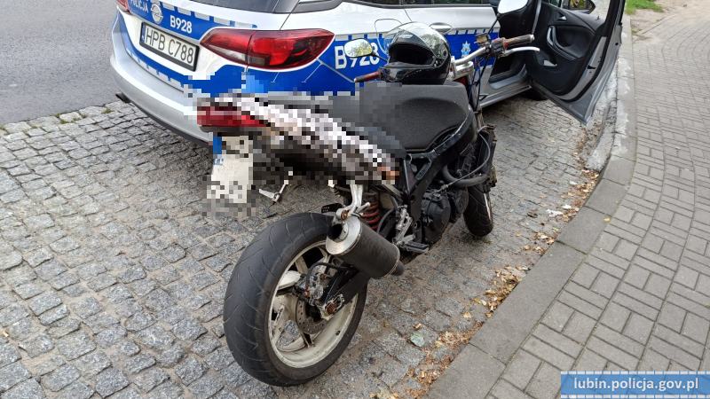 Motocykl nie miał ani liczników, ani wskaźników