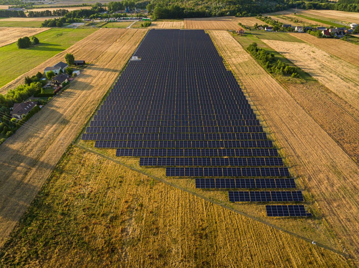 KGHM kupił osiem farm solarnych