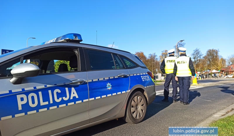 „Pasy i telefon” – trwa policyjna akcja na drogach