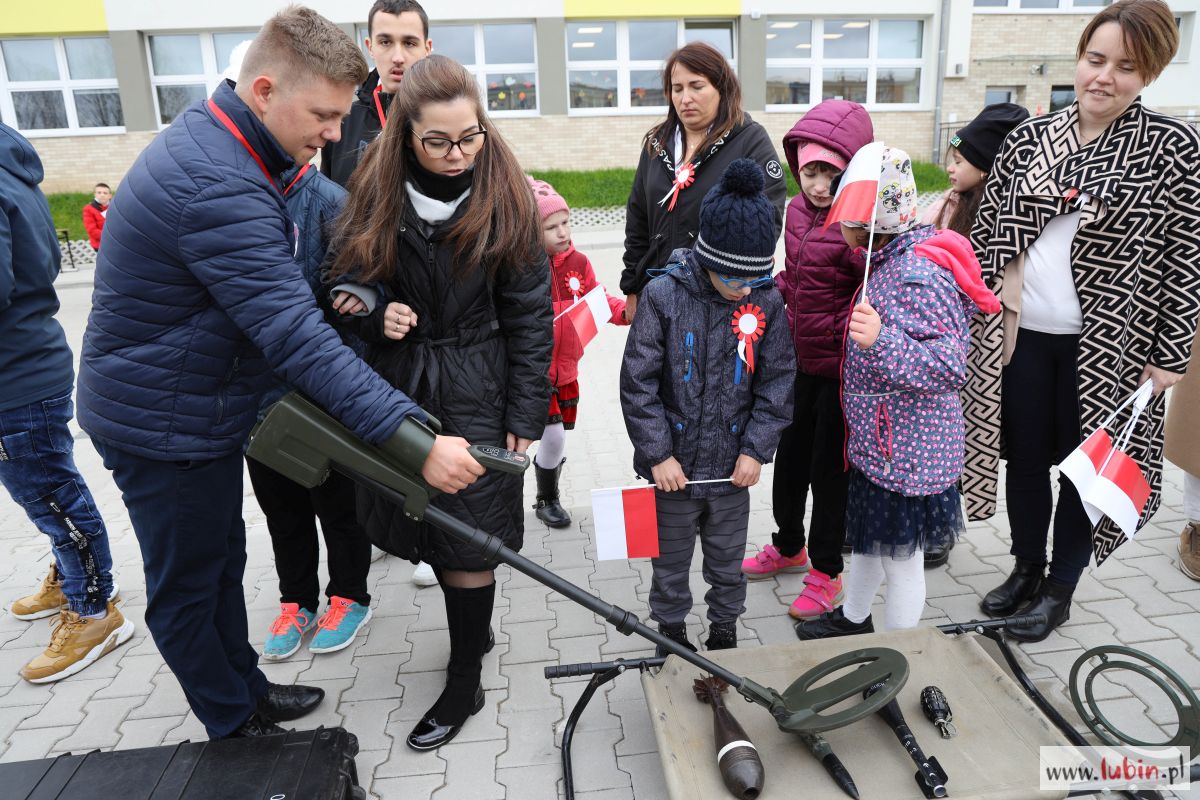 Patriotyczna zabawa w towarzystwie saperów