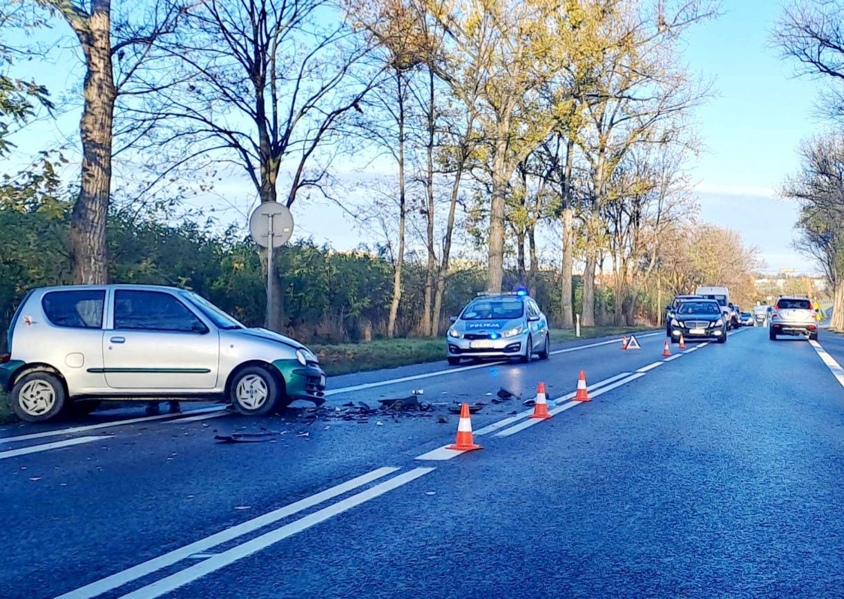 Oślepiło go słońce, spowodował kolizję