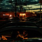 Kino samochodowe z klaunem (32)