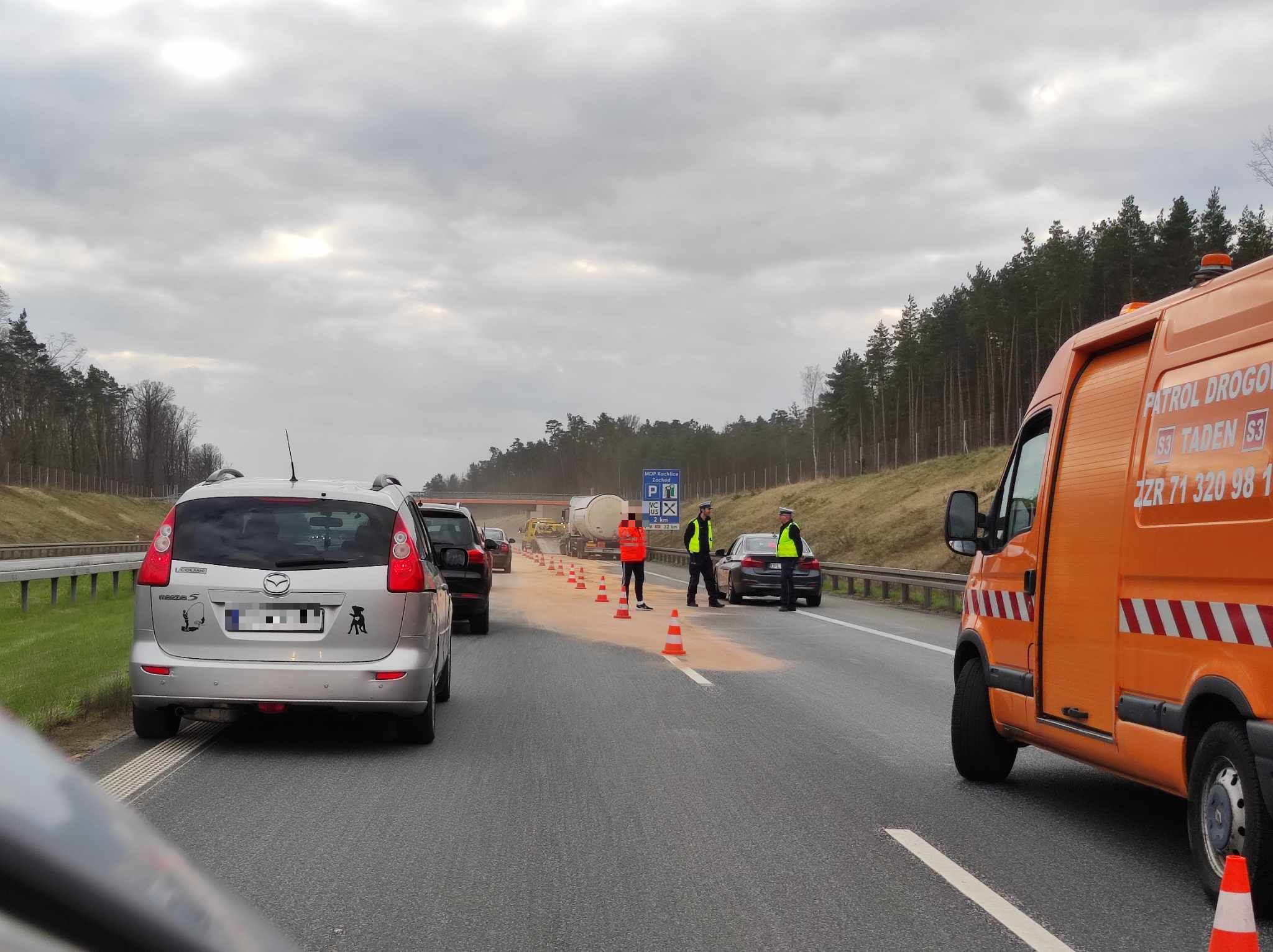 2 tys. zł mandatu za jazdę pod prąd na S3