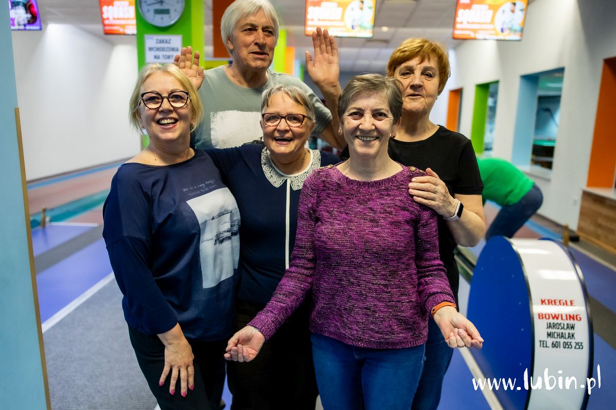 Lubińscy seniorzy nie lubią się nudzić, tym razem grają w kręgle