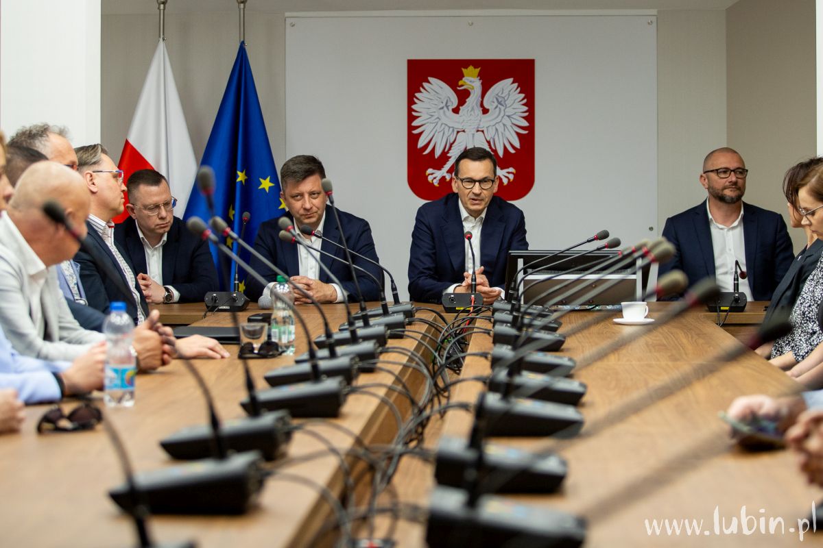 Były premier spotkał się z sołtysami i radnymi