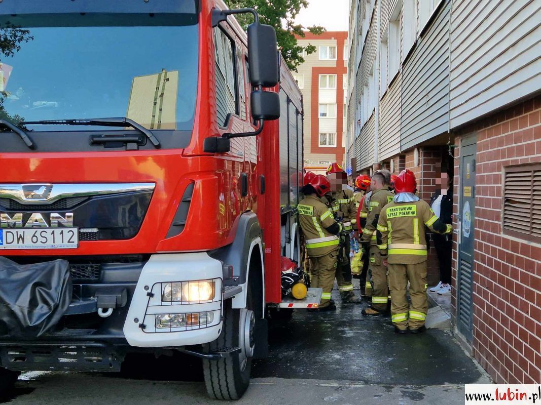 Pożar mieszkania na Mickiewicza. Jedna osoba poszkodowana