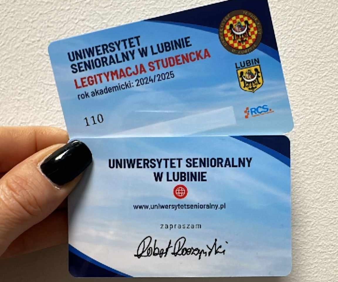 Studenci seniorzy mogą odebrać swoje legitymacje