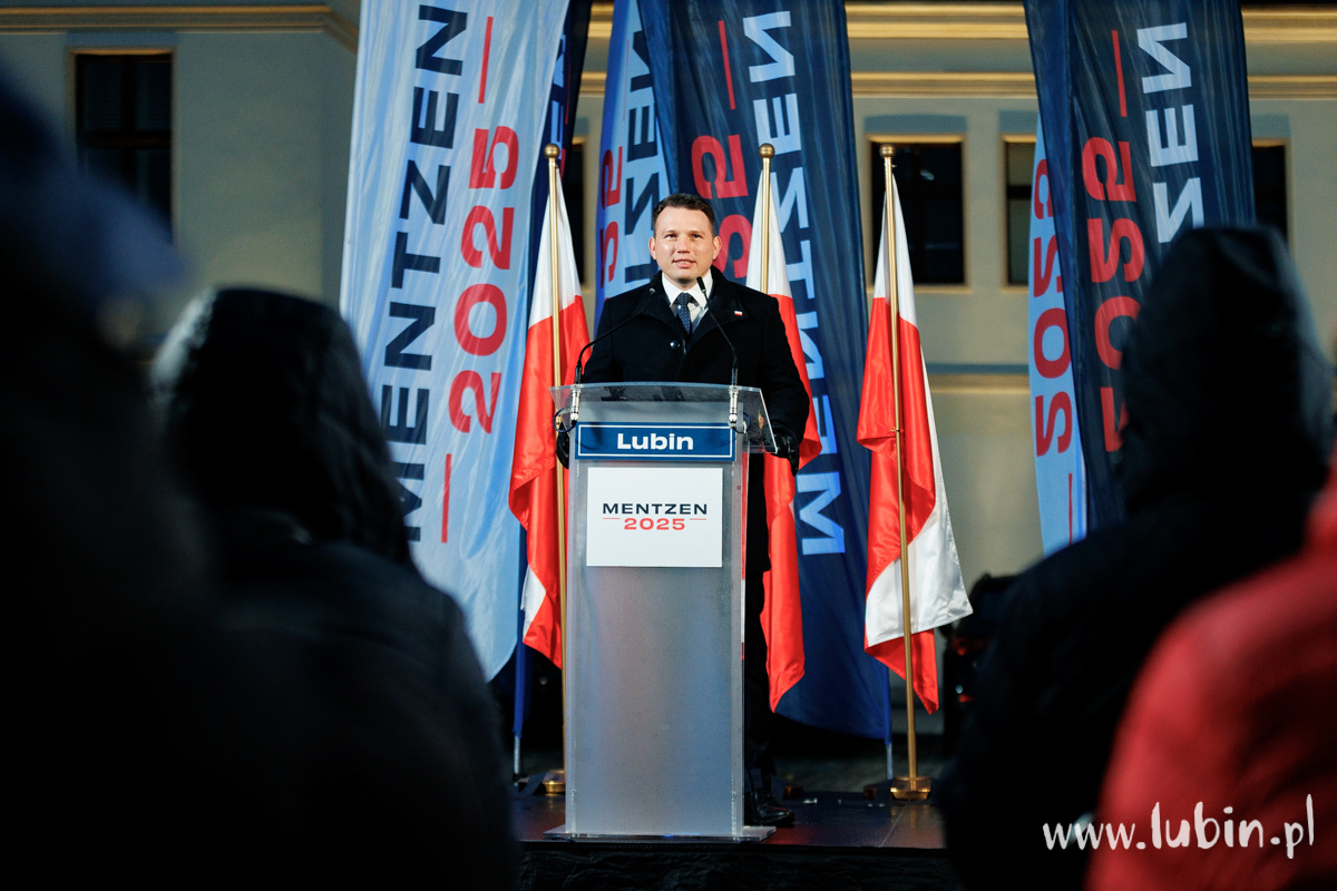 Sławomir Mentzen na rynku w Lubinie