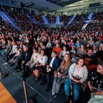 śpiewanie w hali, pieśni patriotyczne, 11 listopada, 2024 (2)