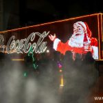 Jarmark Bożonarodzeniowy 2024 Świąteczna ciężarówka Coca-Coli (7)