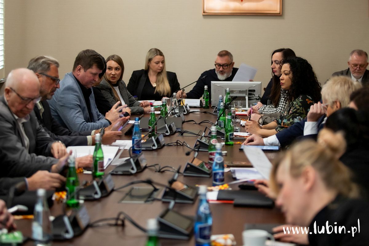 Na Małomicach powstaną nowe drogi dla pieszych i rowerów