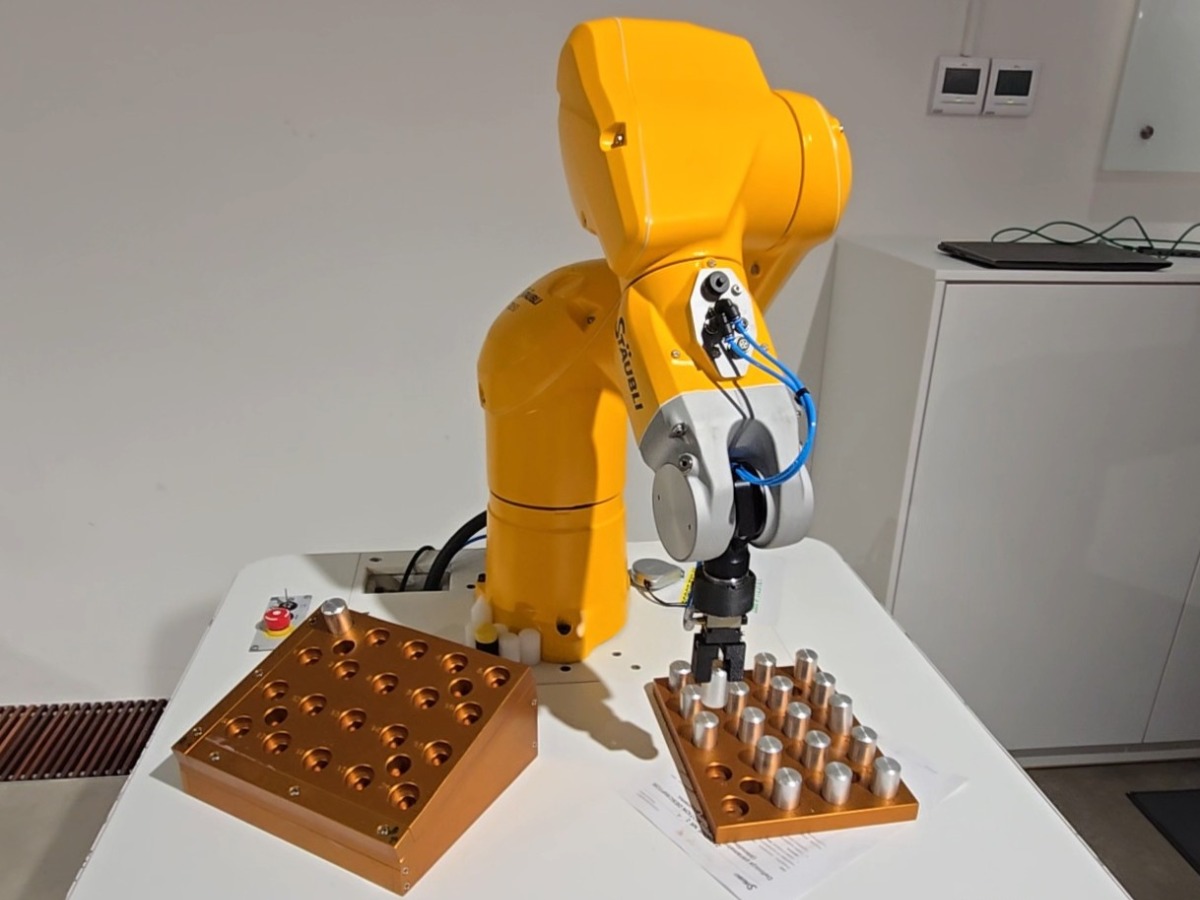Robot Staubli pomoże w nauce