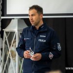 seniorzy, policja, szelki, plecka (8)