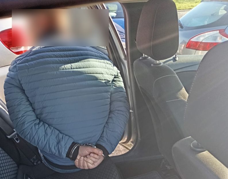 52-latek zatrzymany. Przewoził papierosy i spirytus bez akcyzy