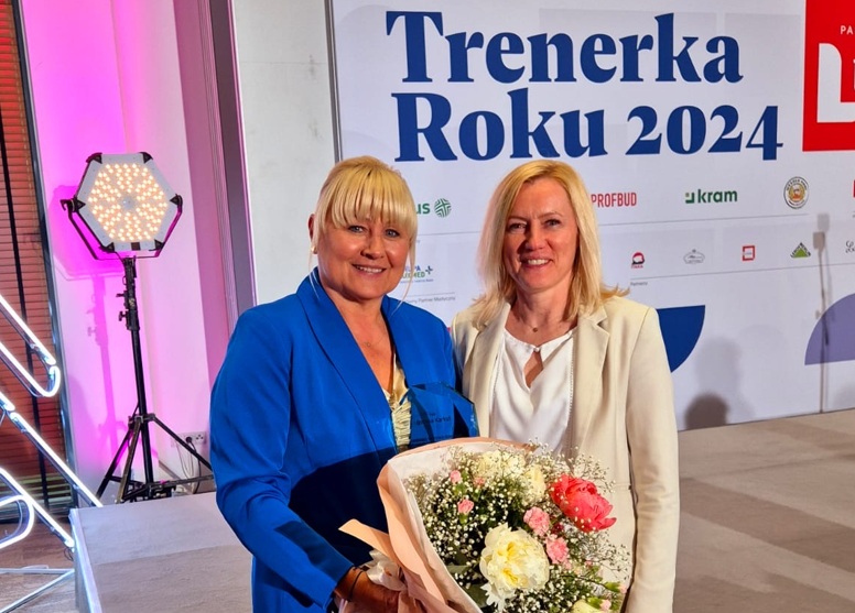 PKOl nagradza trenerkę mistrzyń Polski