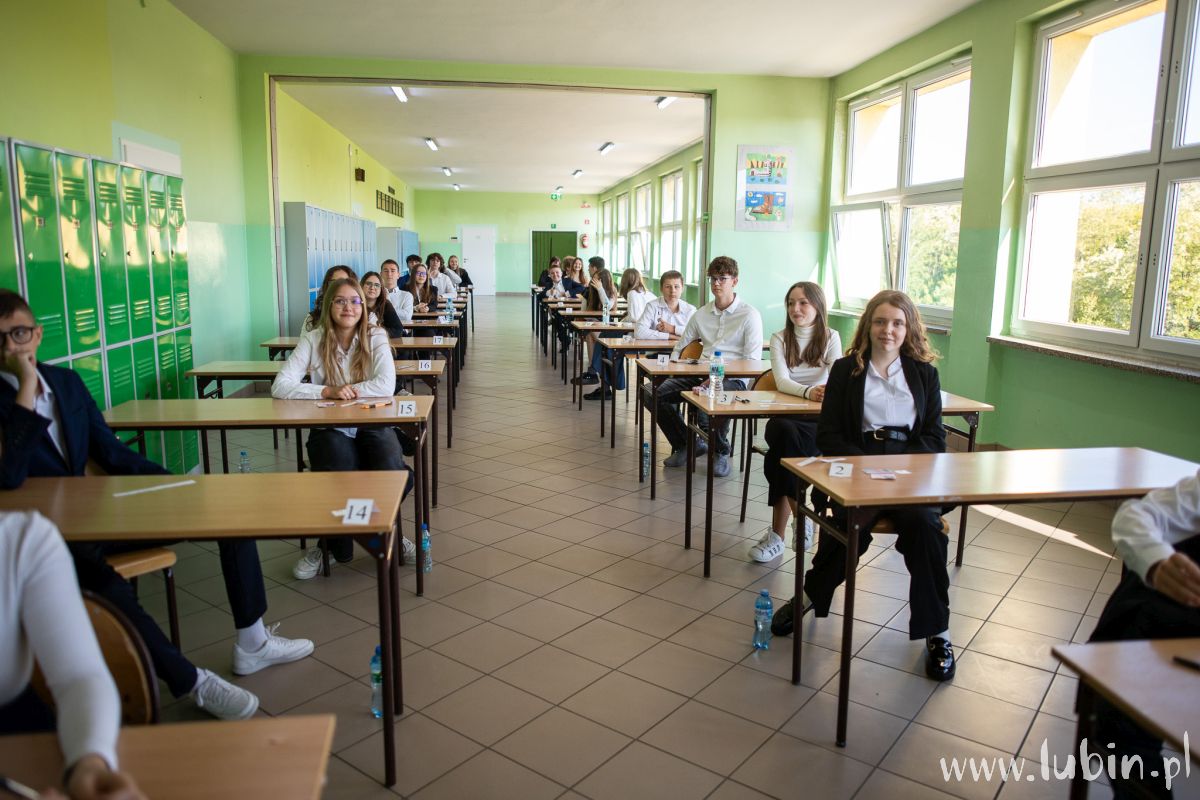 Uczniowie rozpoczęli egzamin ósmoklasisty