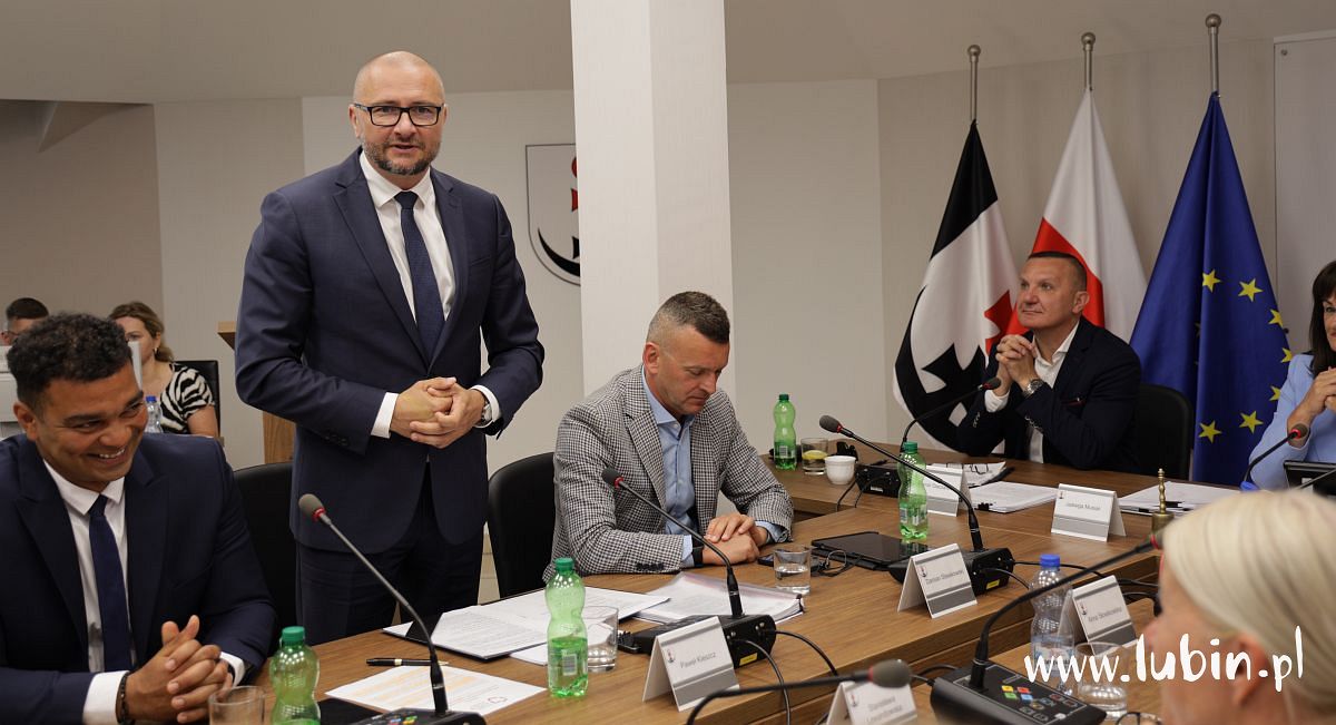 Zarząd powiatu z absolutorium