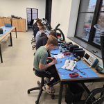 Drony – zajęcia edukacyjne [fot. Regionalne Centrum Rozwoju i Edukacji w L…e] (2)