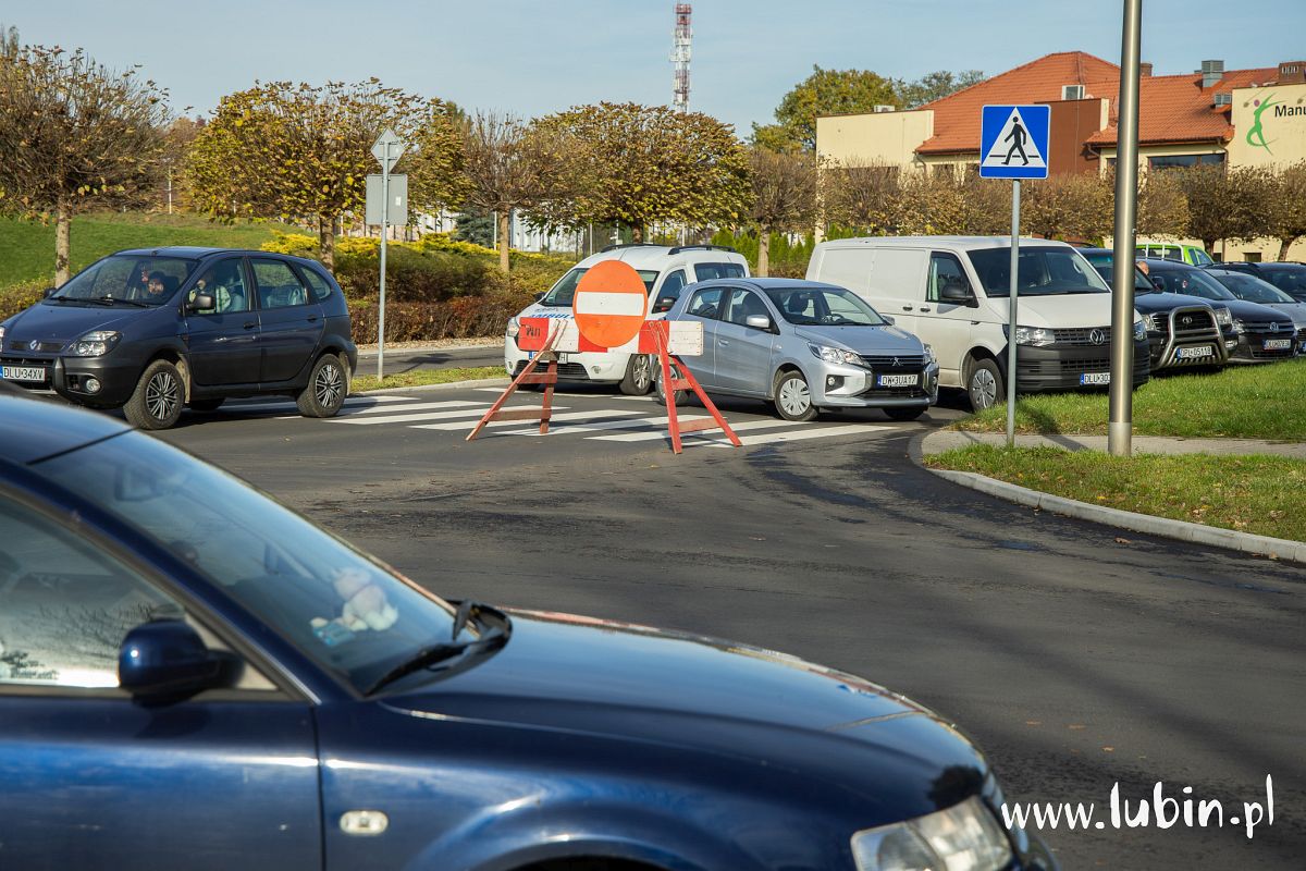 Przy cmentarzach wzmożony ruch. Obowiązuje tymczasowa organizacja! Przy cmentarzach wzmożony ruch. Obowiązuje tymczasowa organizacja!