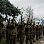 11 listopada, narodowe święto niepodległości, kwiaty, pomnik, 2025 (23)